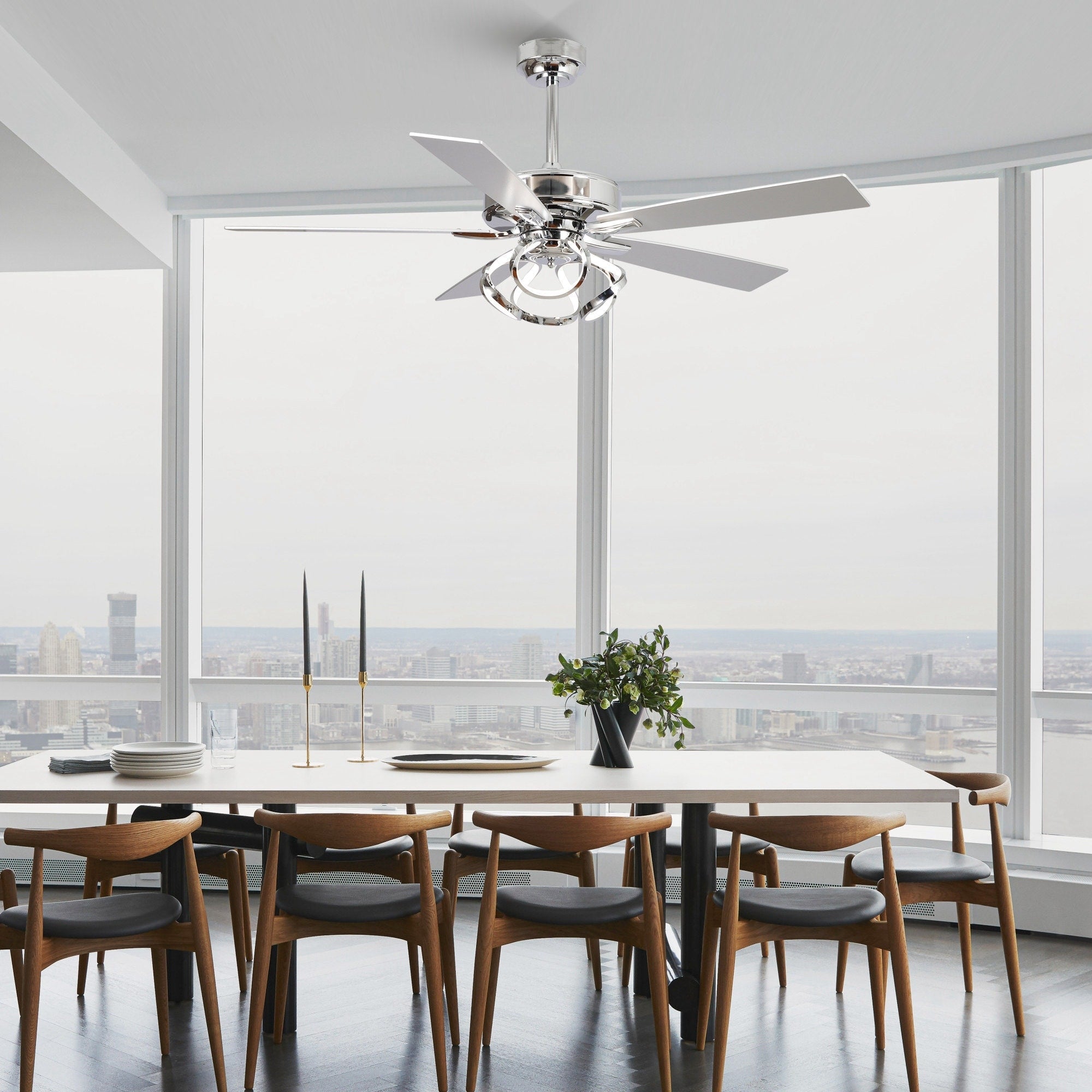 Ventilateur de plafond LED moderne d'intérieur chromé/noir à intensité variable avec lumière et télécommande