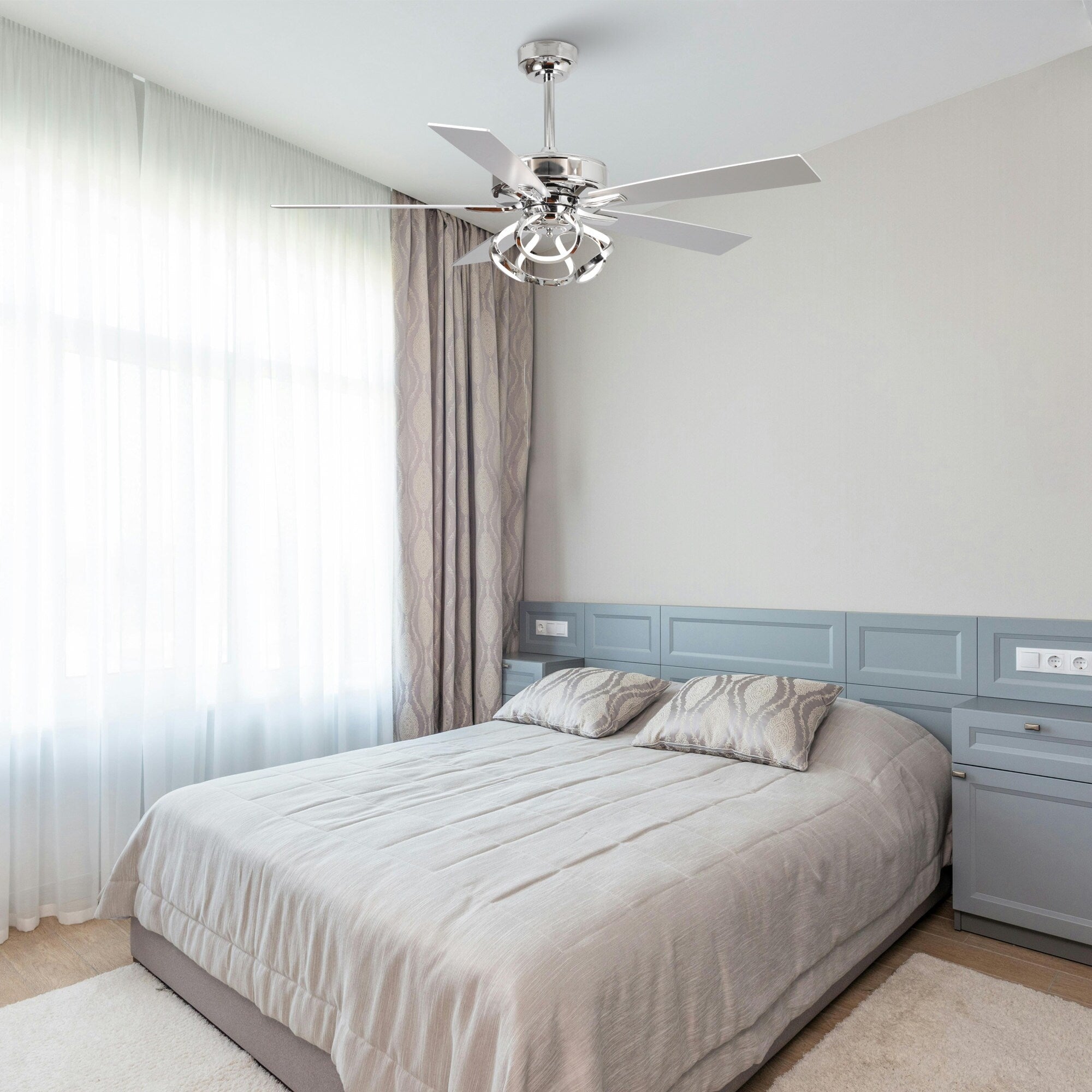 Ventilateur de plafond LED moderne d'intérieur chromé/noir à intensité variable avec lumière et télécommande