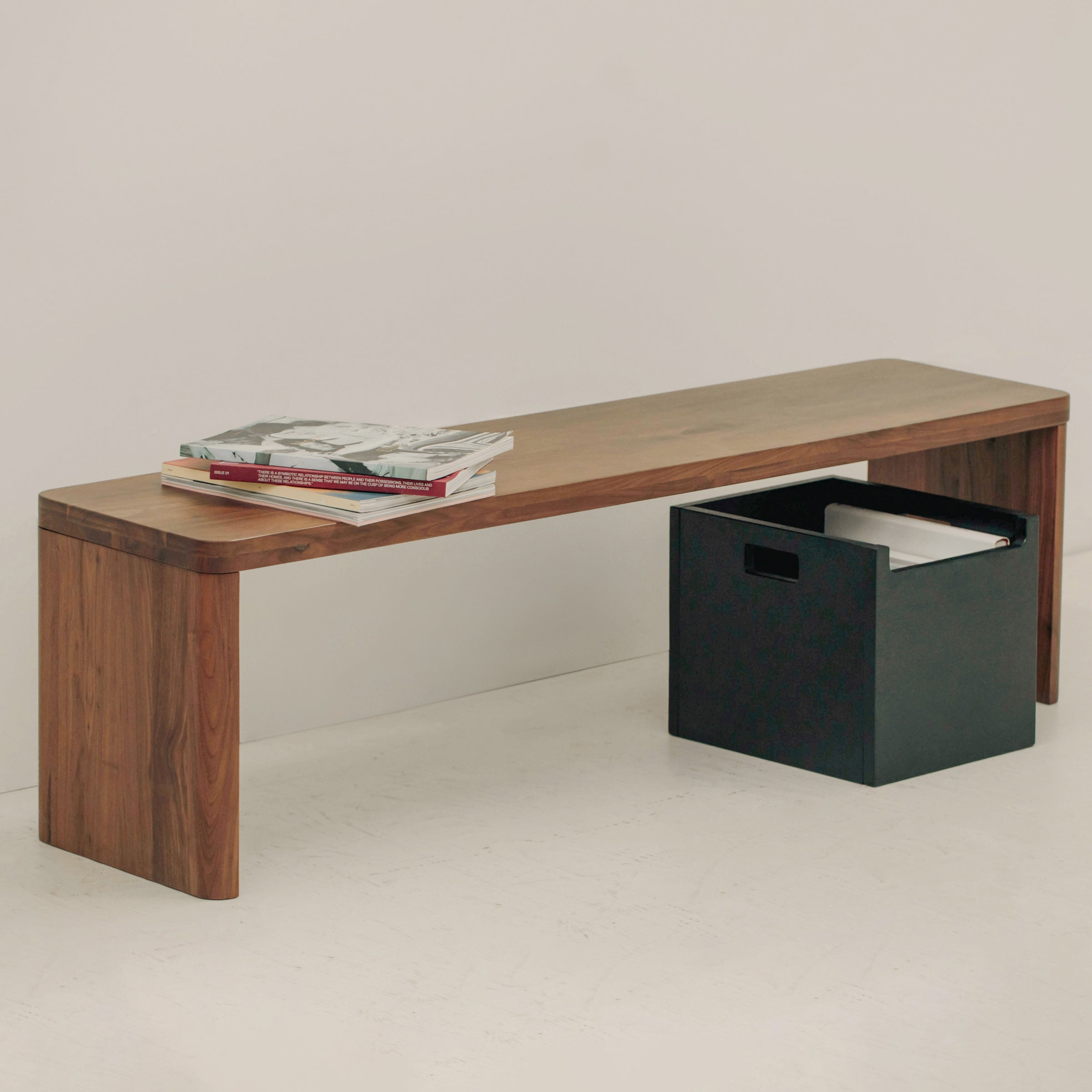 Banc Form, 3 places, noyer américain