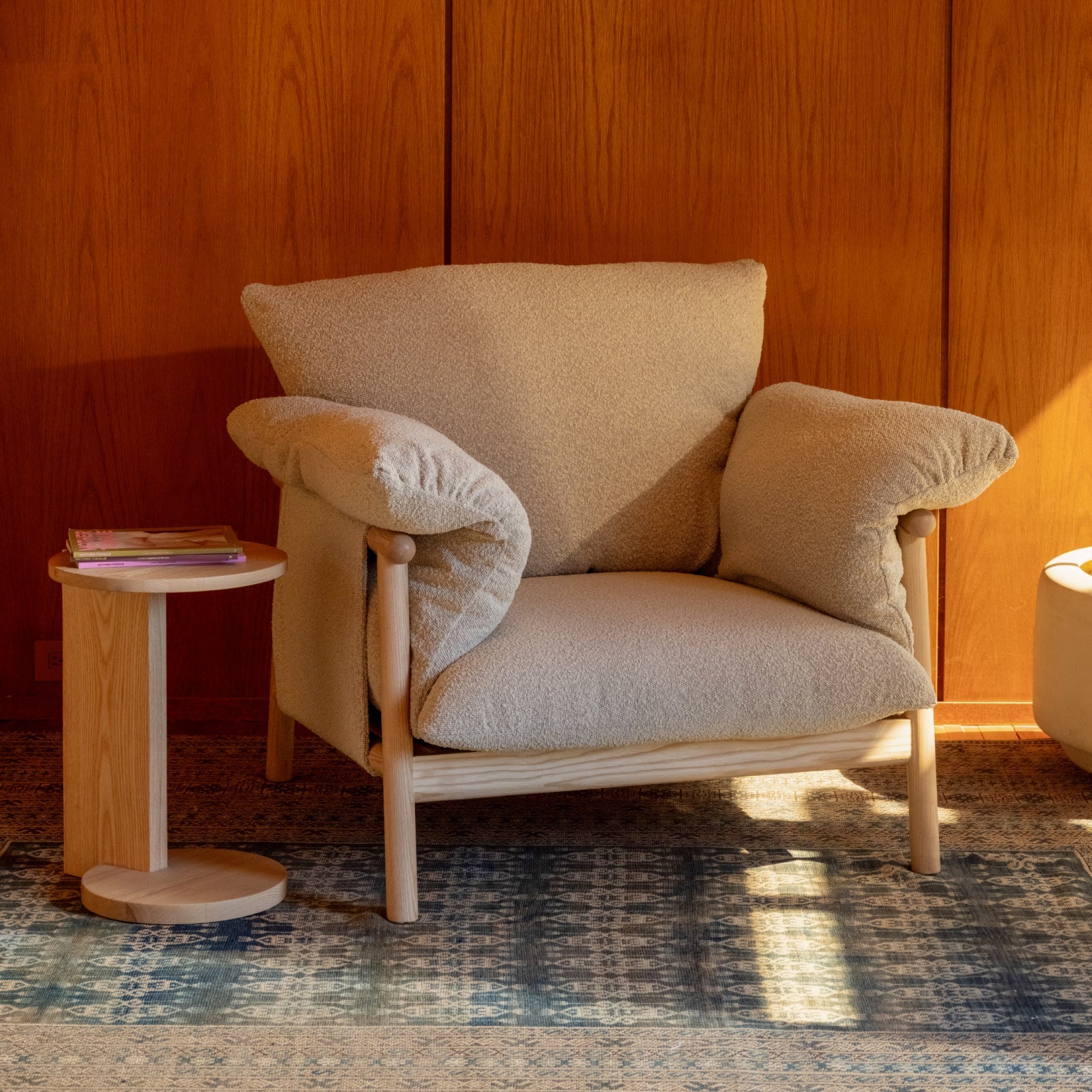 Fauteuil Pillow Talk, givre chaud