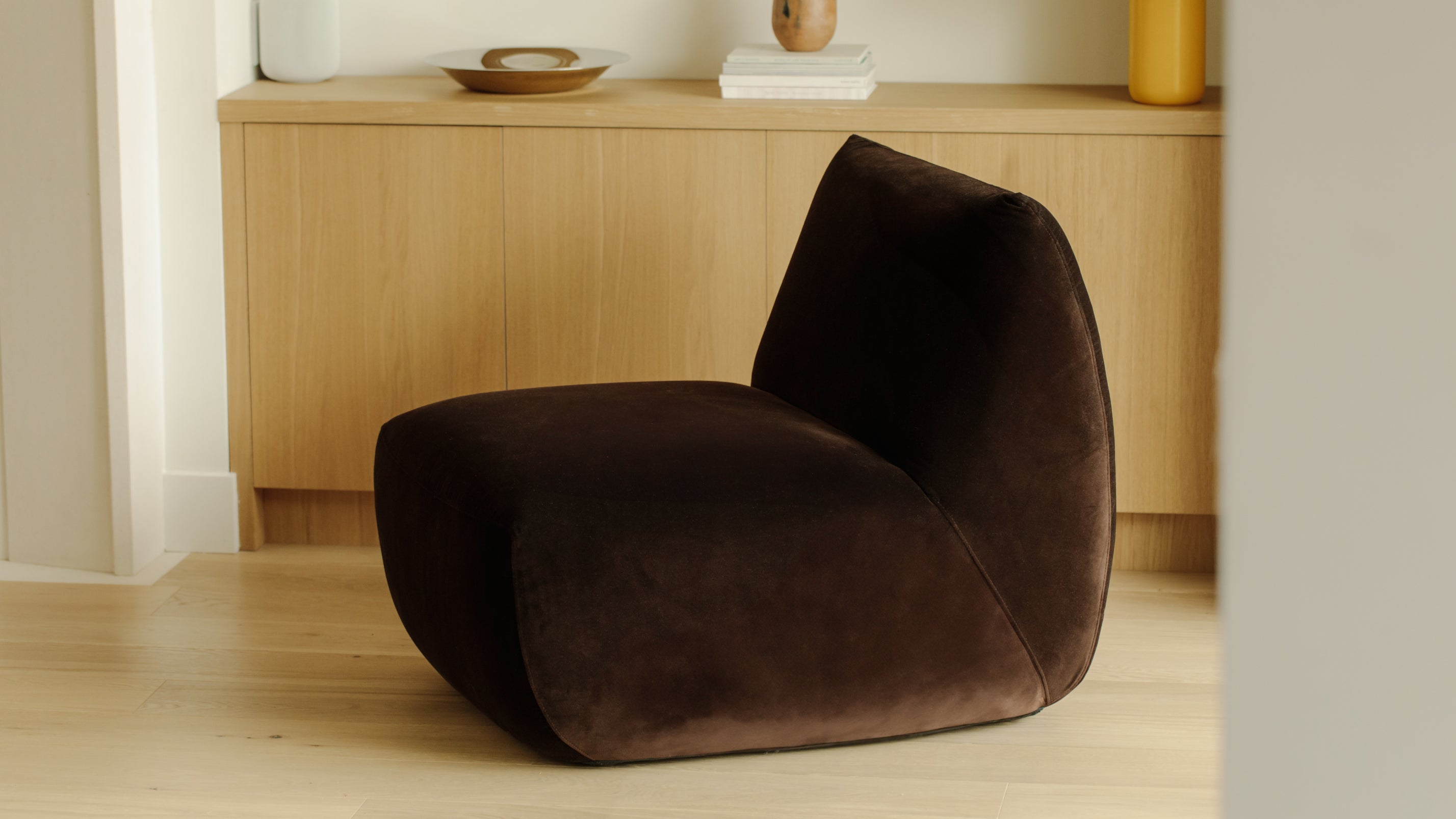 Fauteuil Close To You, couleur chocolat