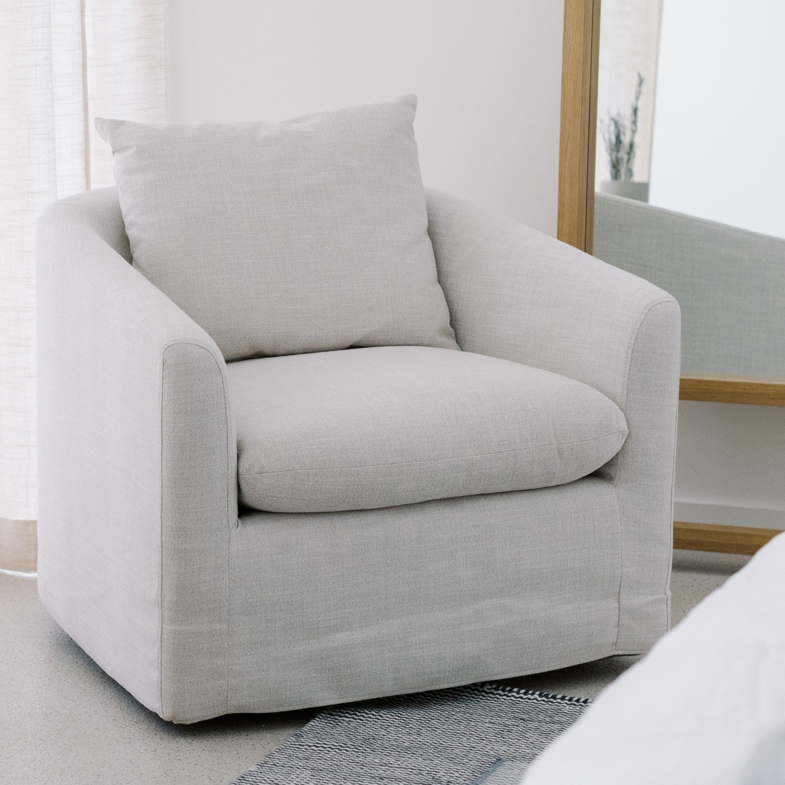 Fauteuil pivotant Sink In, Pearl