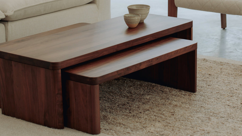 Table basse Form, petite, noyer américain