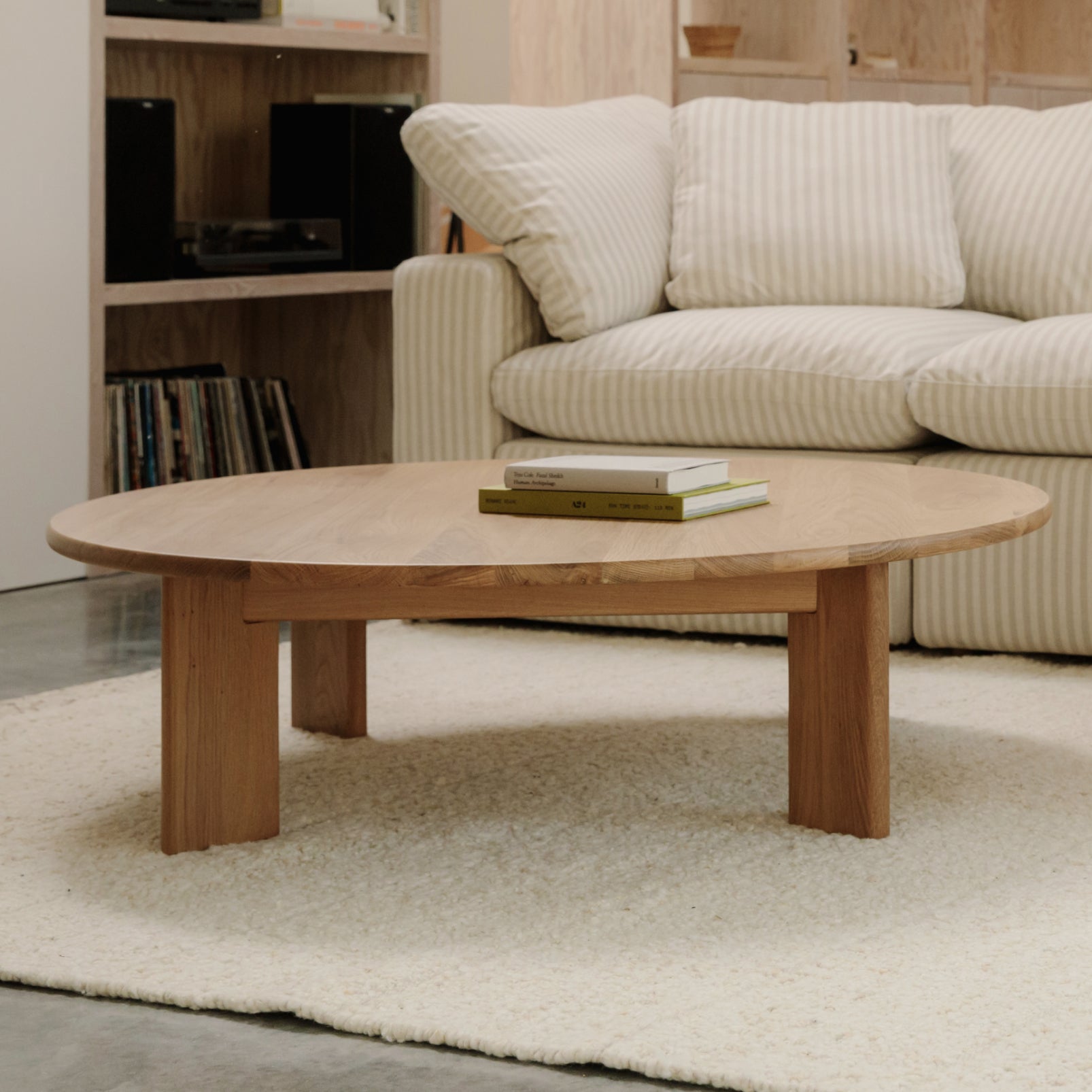 Table basse ronde à cadre, grande, chêne