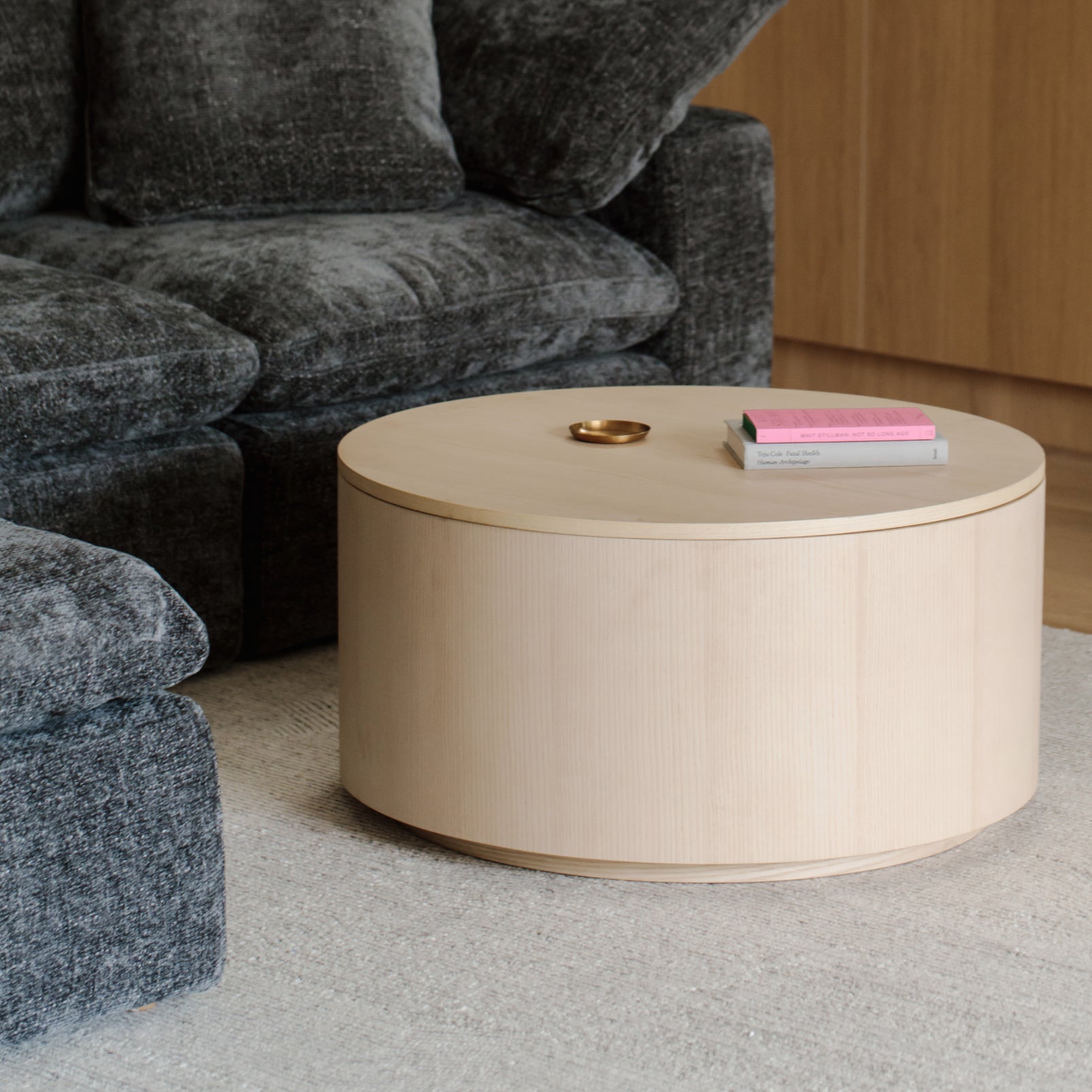 Table basse de rangement Orbit, frêne blanc