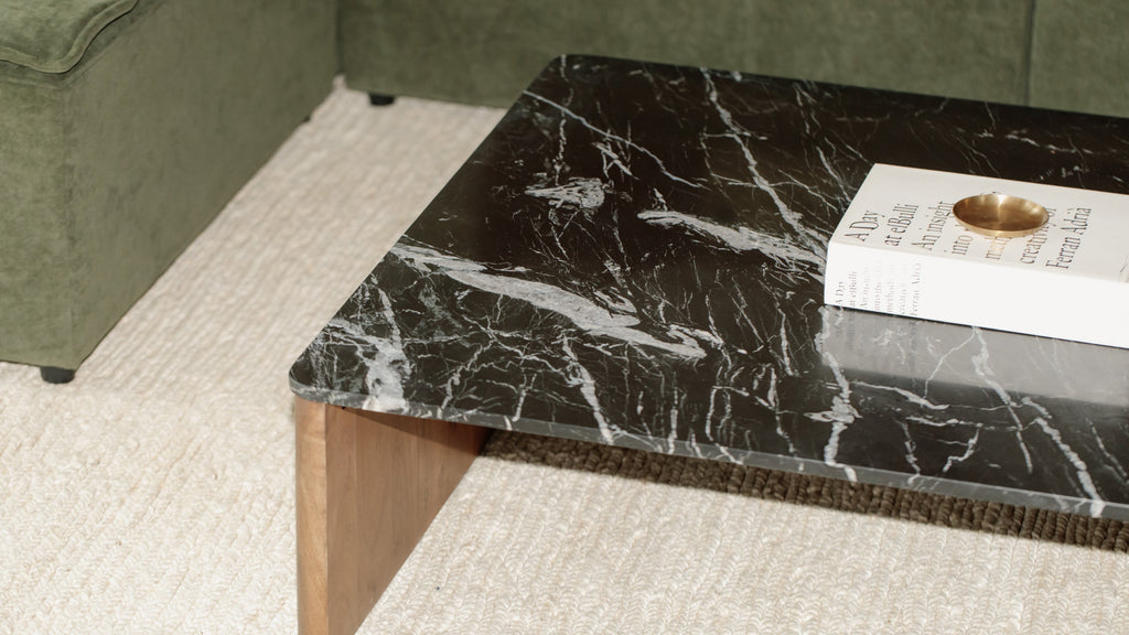 Table basse Form Marble, noyer américain