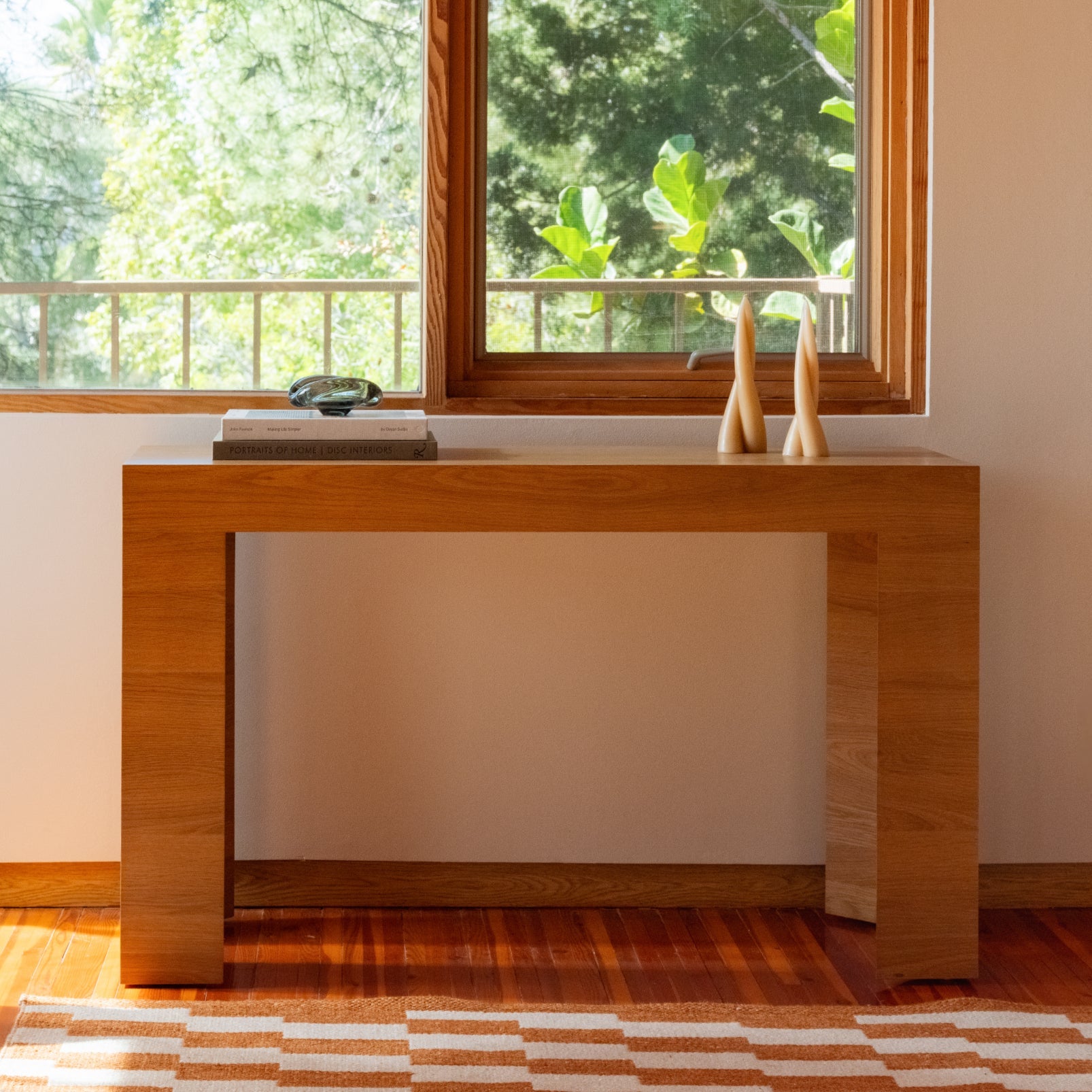 Console On The Block, chêne