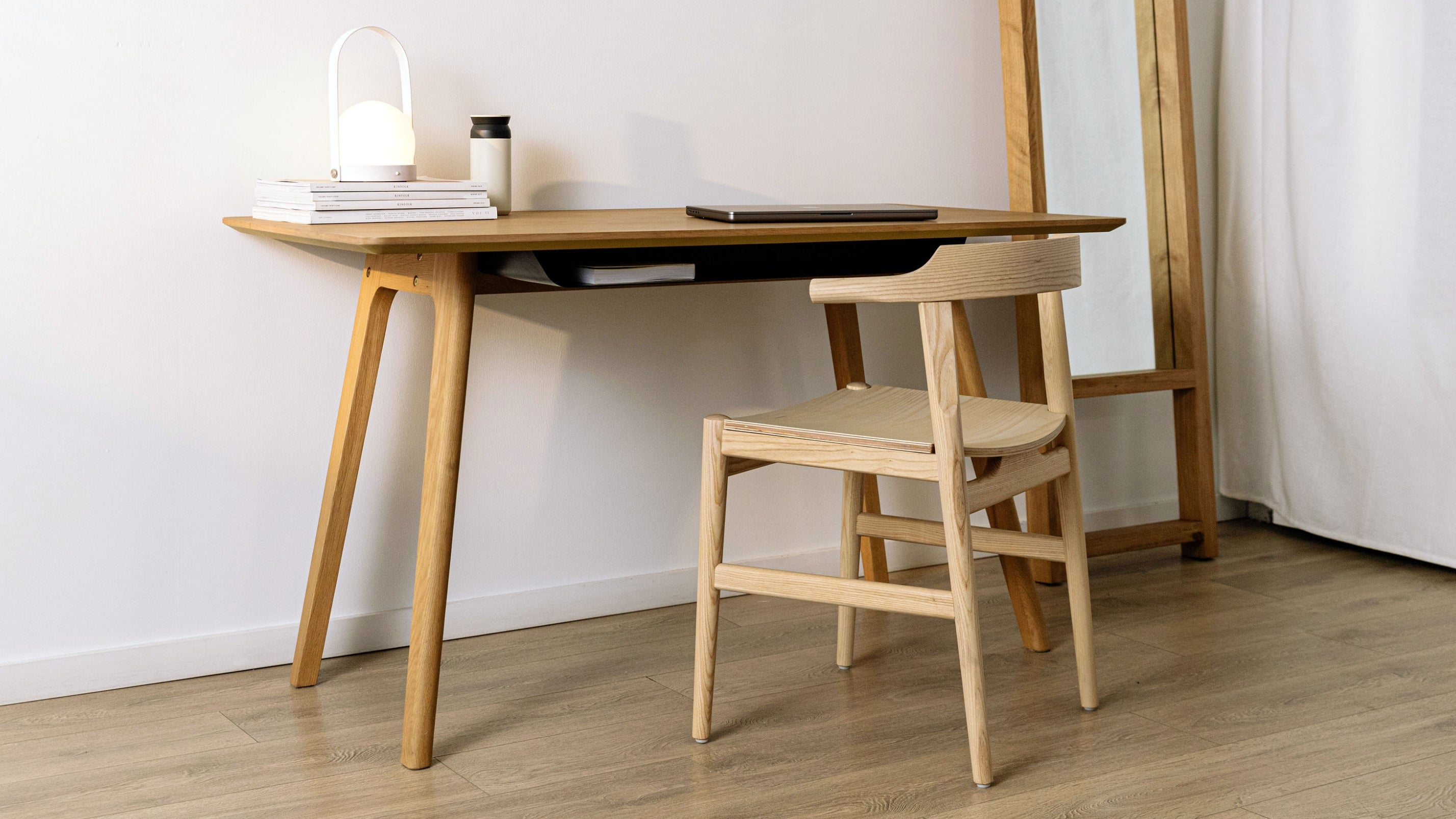 Bureau d'écrivain, chêne noir