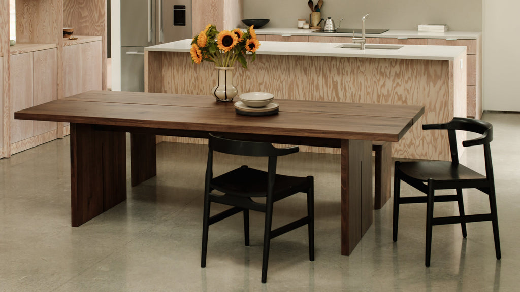 Table de salle à manger Plane, 4 à 6 couverts, noyer américain