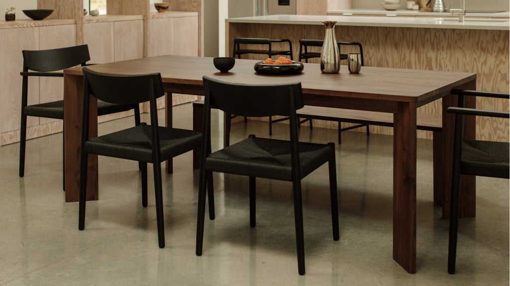 Table de salle à manger à cadre, 4 à 6 couverts, noyer américain