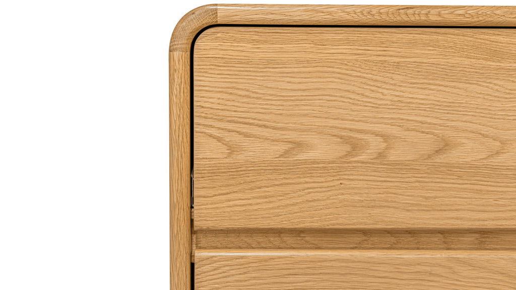 Appelez-moi Commode, Chêne