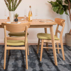 Chaise de salle à manger Abrielle en bois d'hévéa rembourrée de style milieu de siècle (lot de 2) par Christopher Knight Home