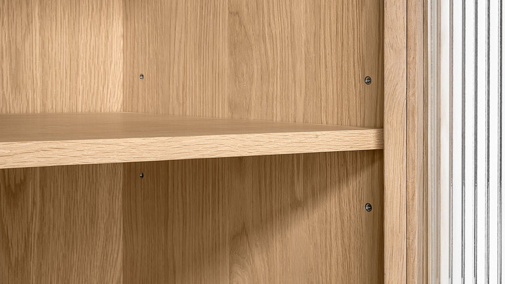 Meuble TV vitrine, chêne blanc