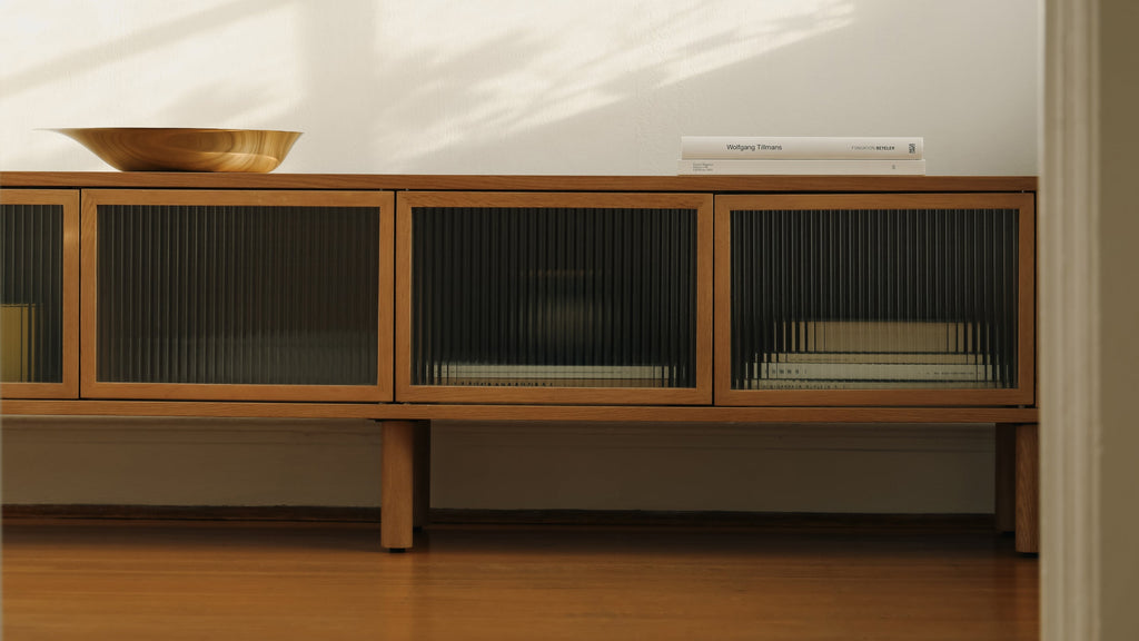 Meuble TV vitrine, chêne blanc