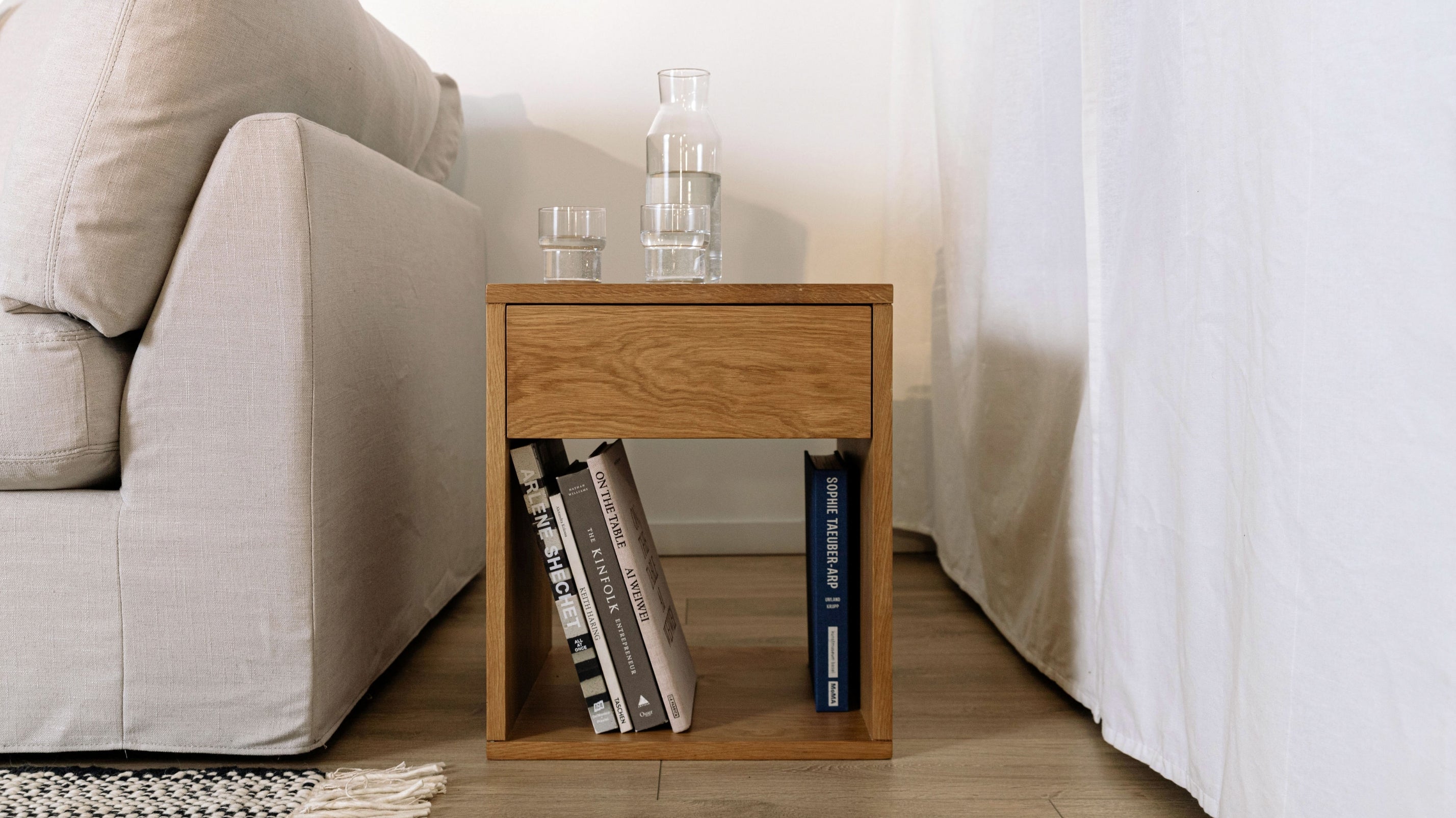 Table de chevet Rest Easy avec tiroir, haute, noyer