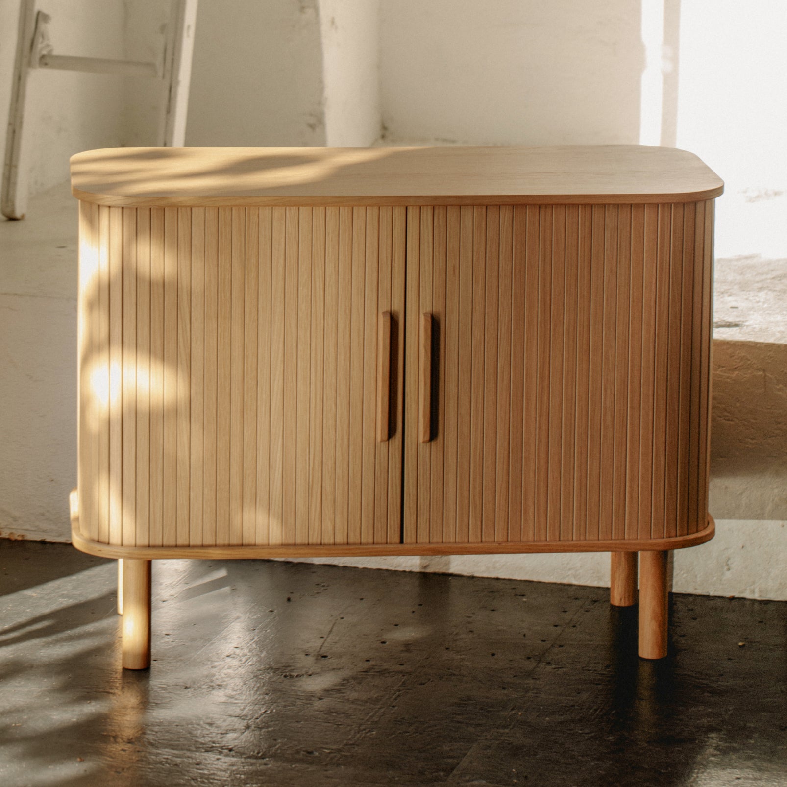 Buffet Easy Edge tout en bois, petit modèle, chêne blanc