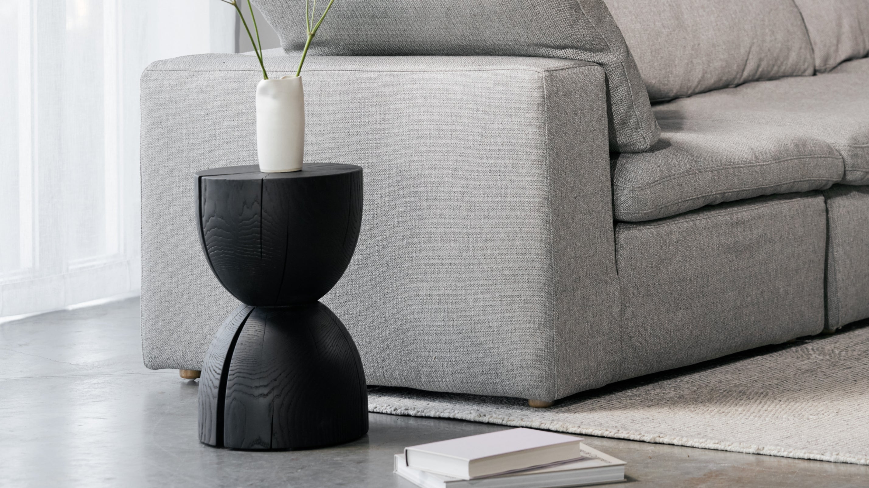 Tabouret de la côte ouest, frêne noir