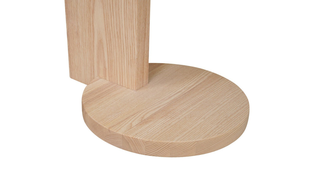 À côté de votre table de chevet, Ash