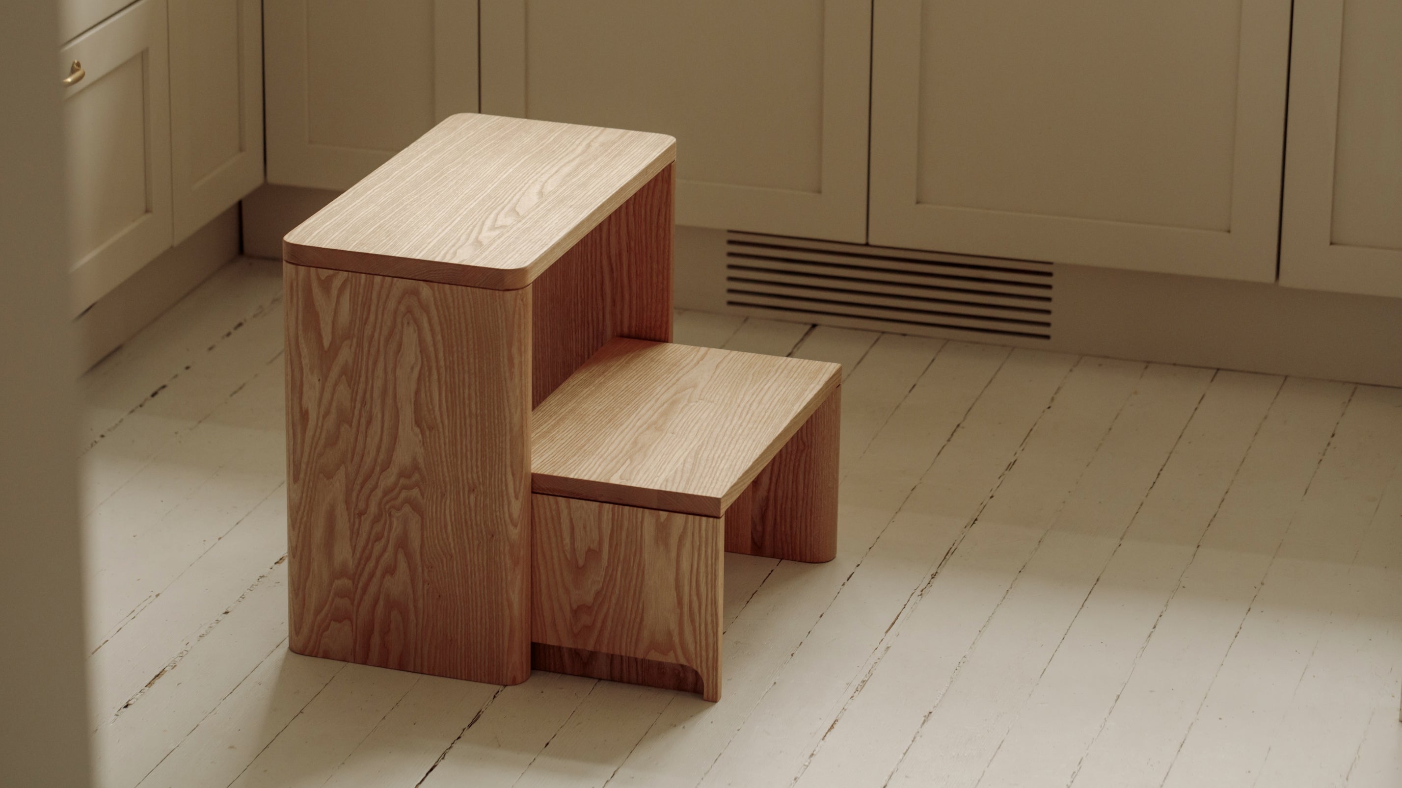 Tabouret Step On Me, frêne