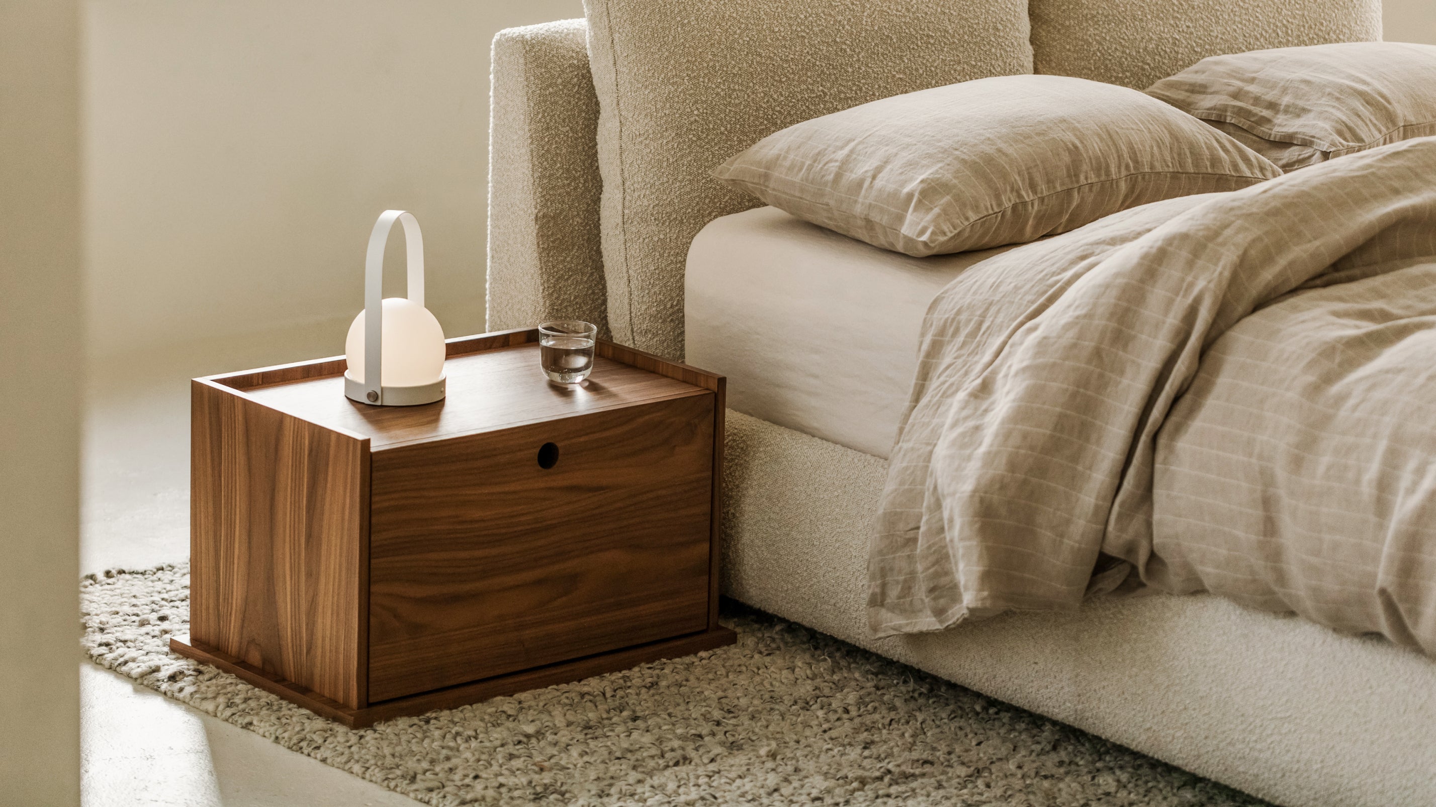 Système de rangement Keep Stacking fermé, en noyer